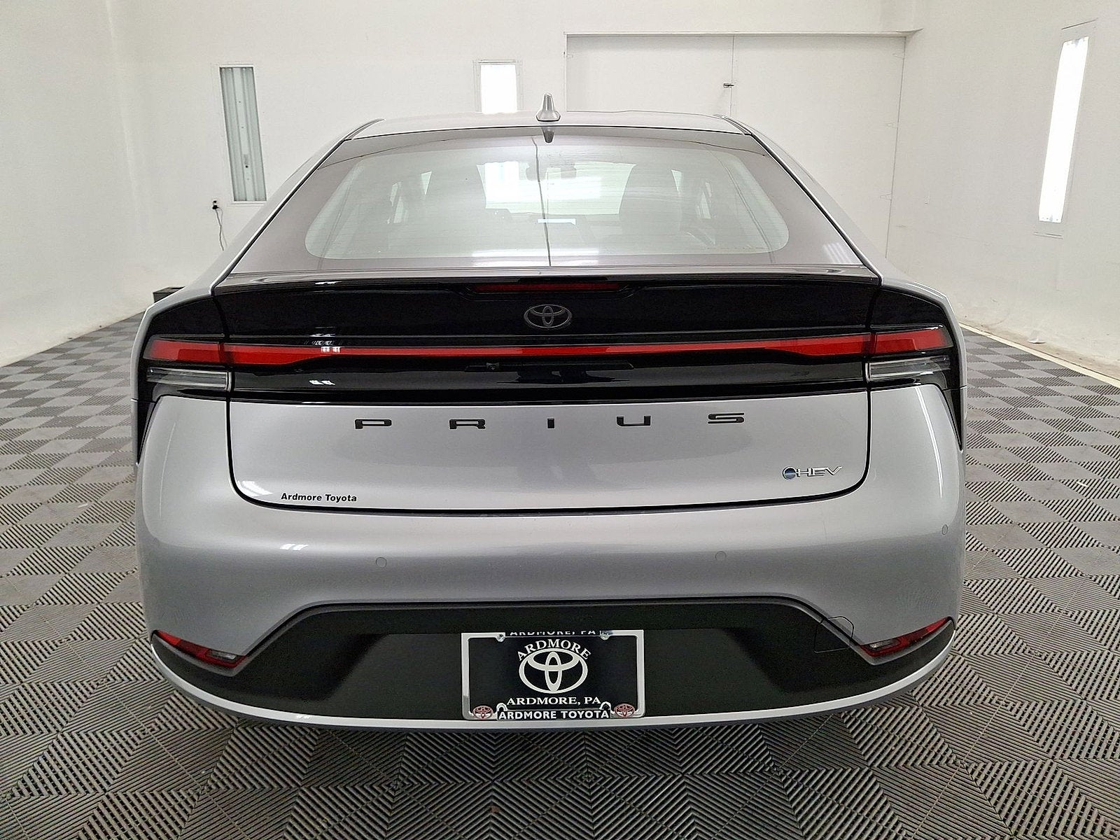 2025 Toyota Prius LE