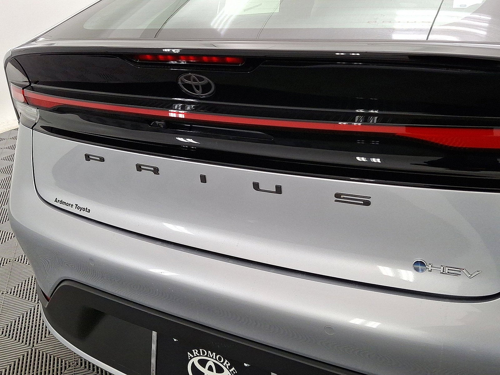 2025 Toyota Prius LE