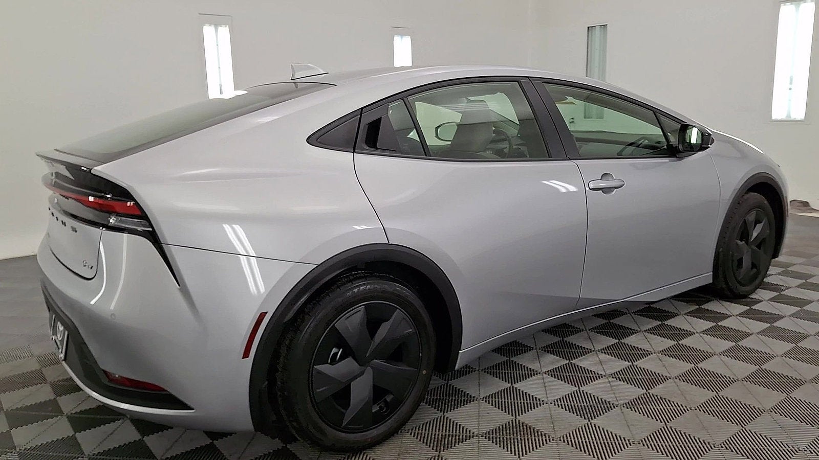 2025 Toyota Prius LE