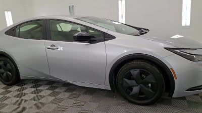 2025 Toyota Prius LE