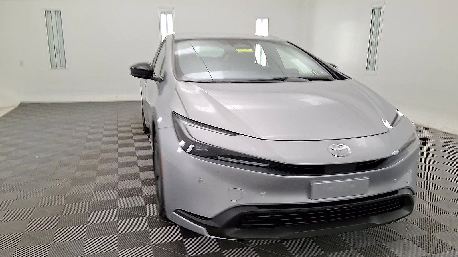 2025 Toyota Prius LE