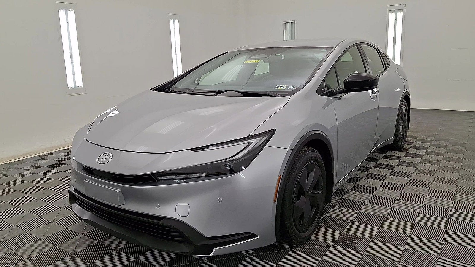 2025 Toyota Prius LE