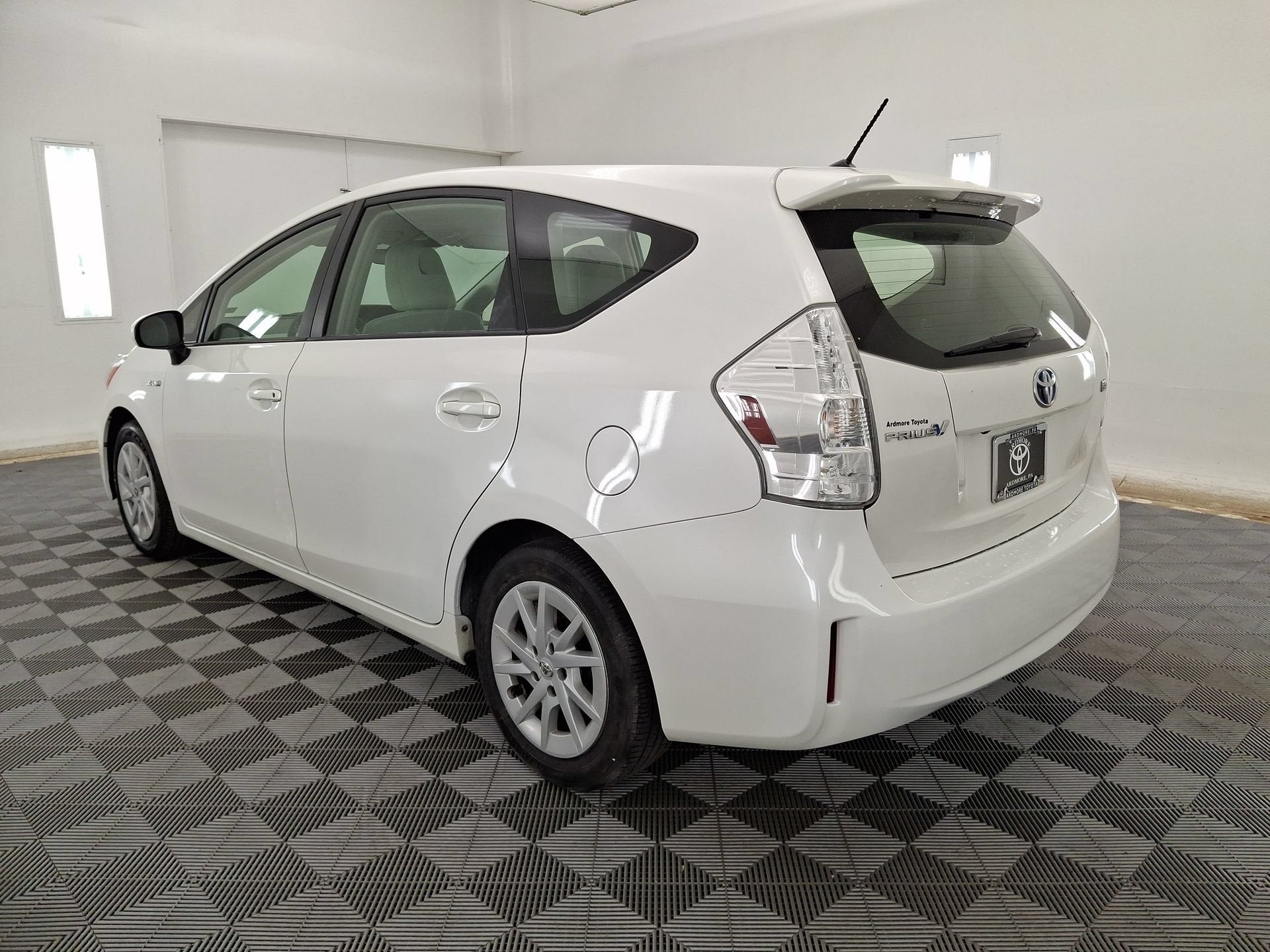 2013 Toyota Prius v Two