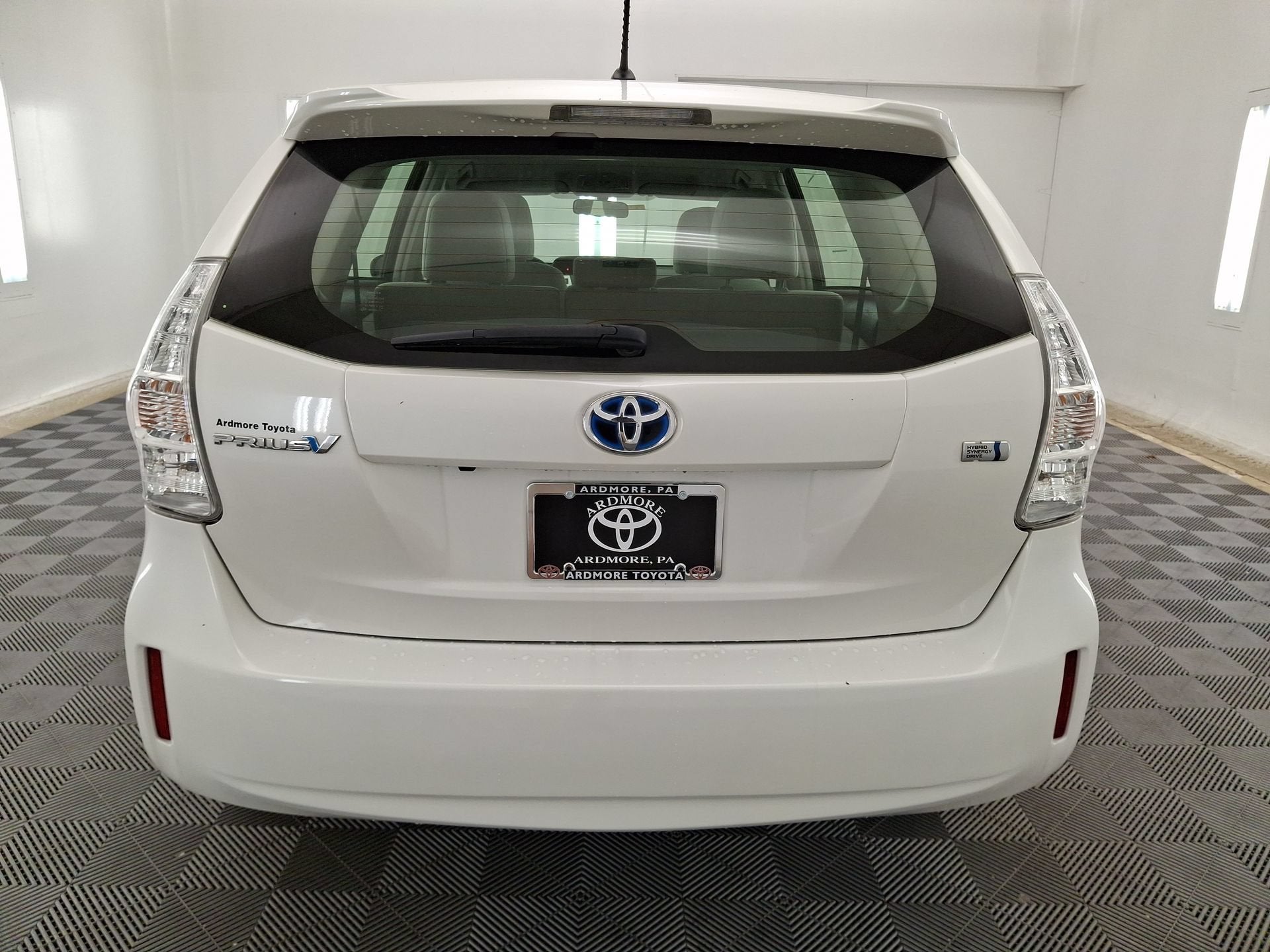 2013 Toyota Prius v Two