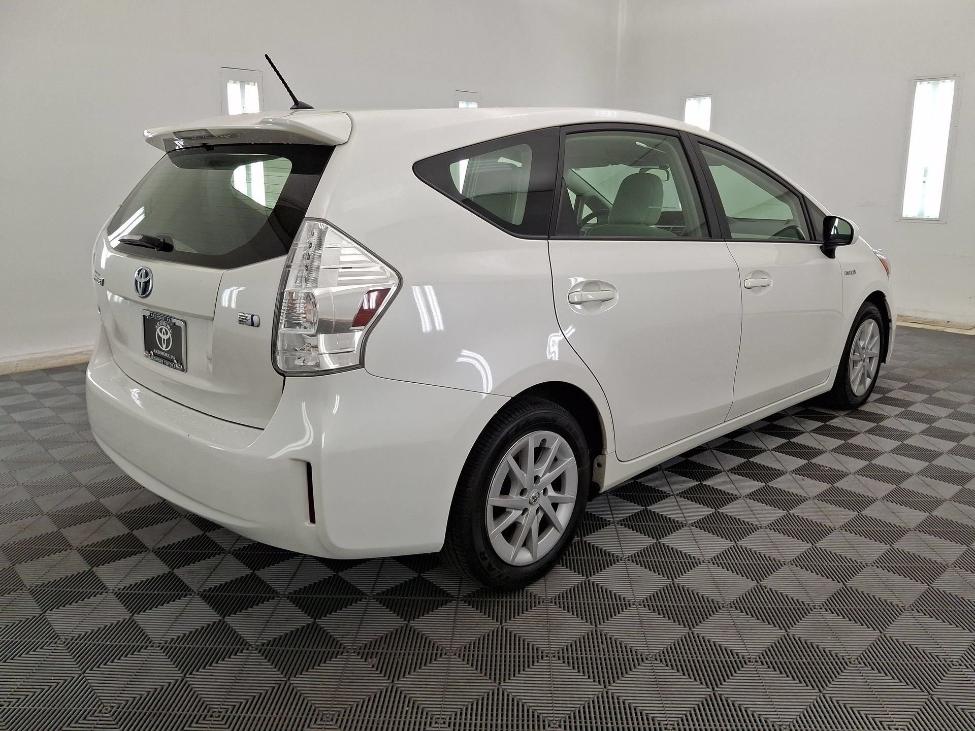 2013 Toyota Prius v Two