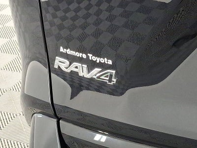 2023 Toyota RAV4 Hybrid SE