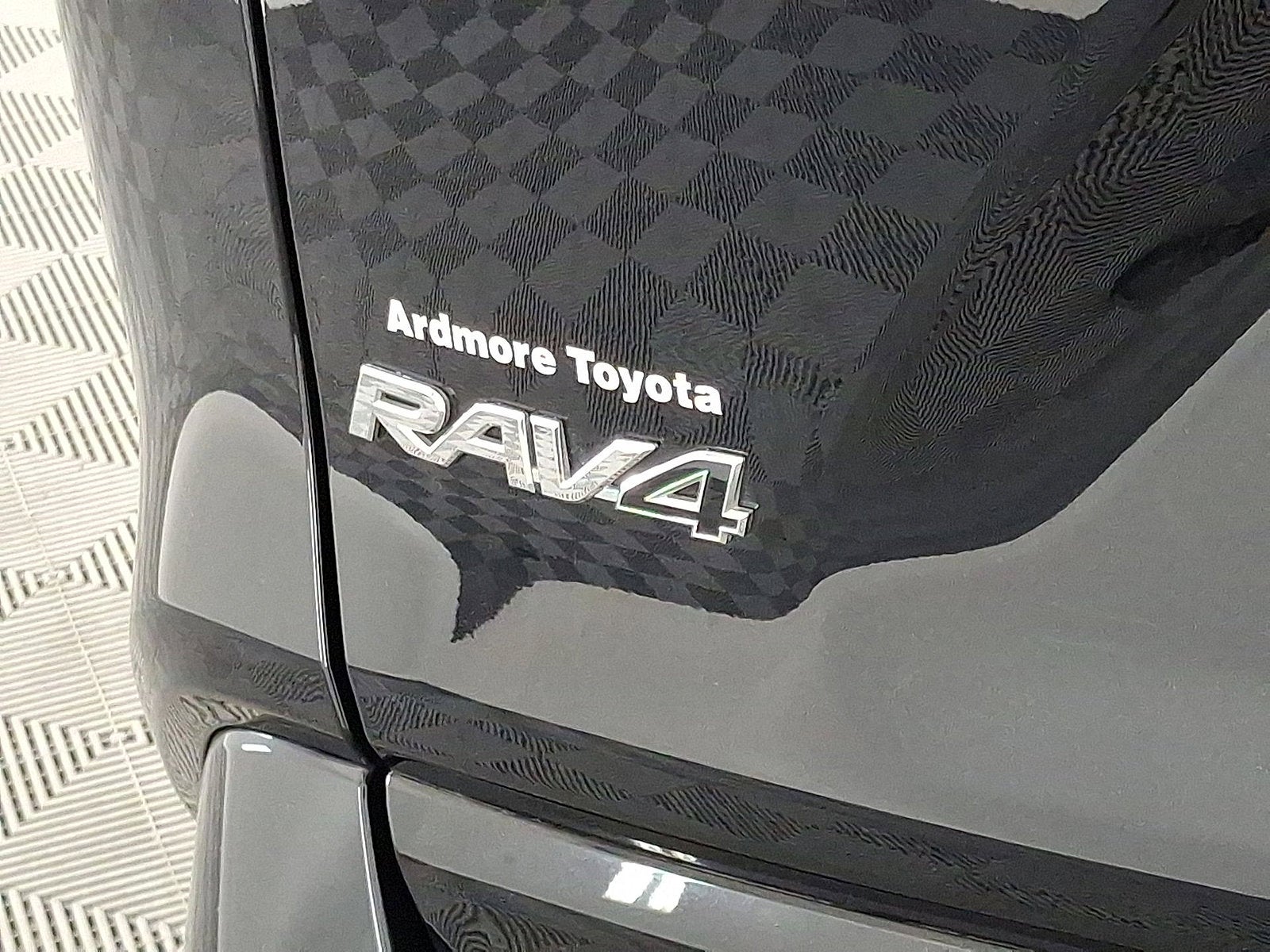 2023 Toyota RAV4 Hybrid SE