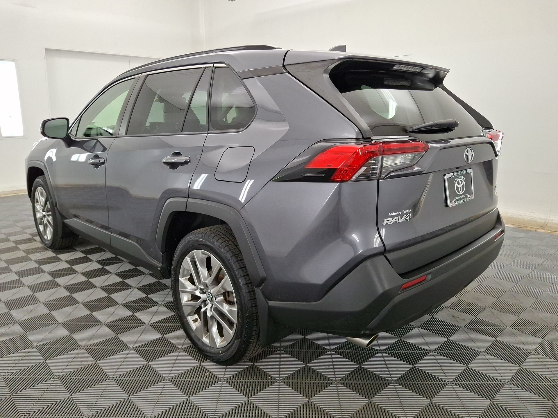 2019 Toyota RAV4 XLE Premium