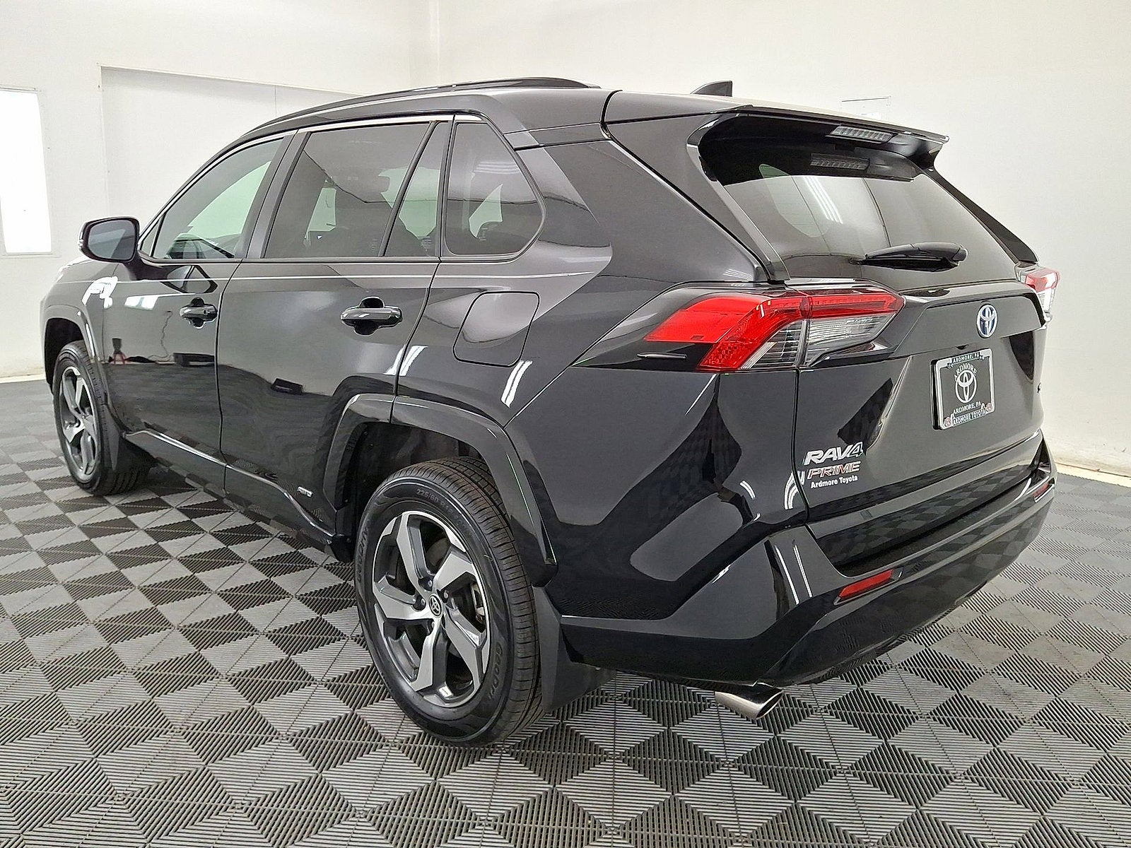 2024 Toyota RAV4 Prime SE