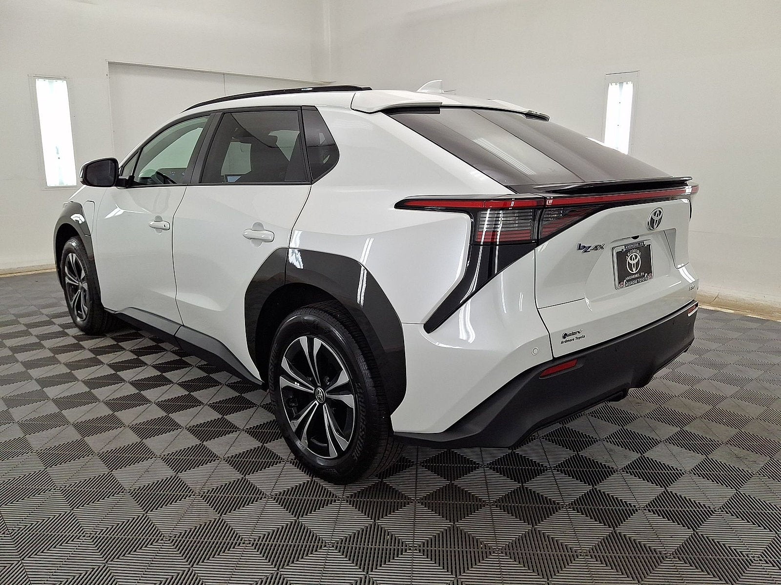 2025 Toyota bZ4X XLE