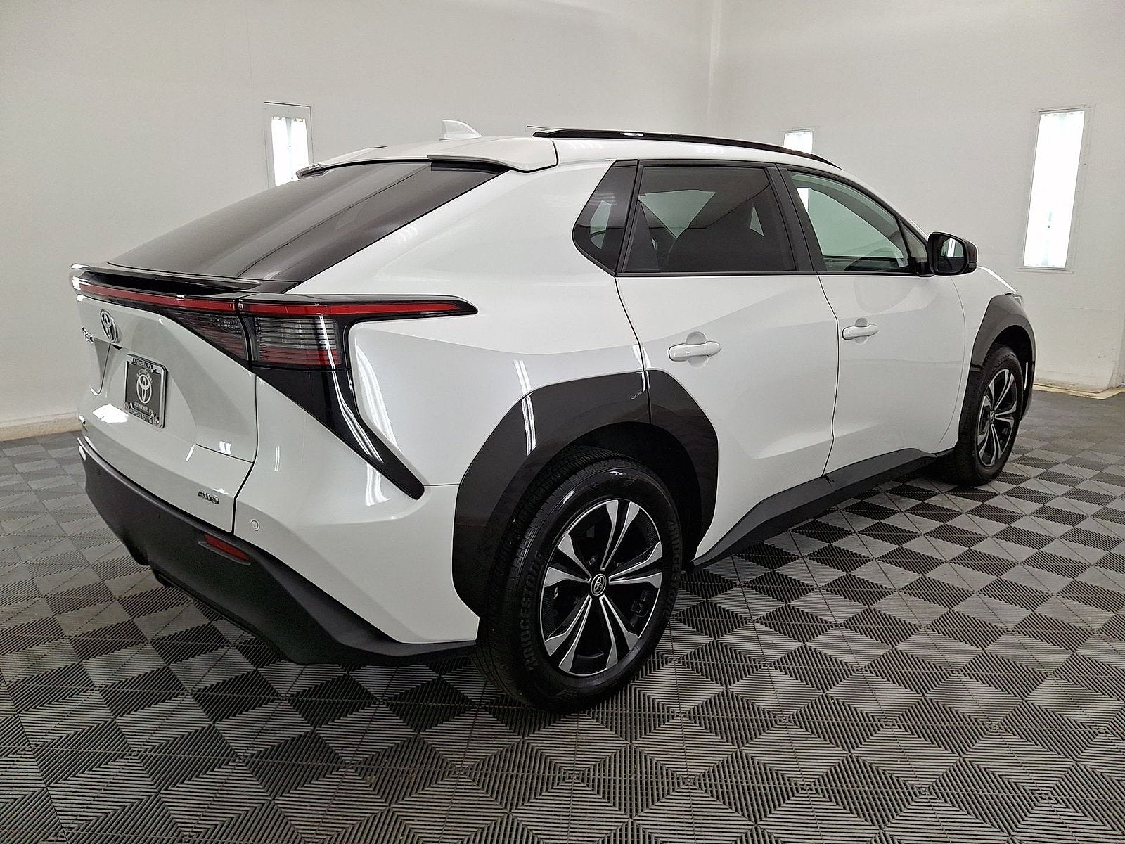 2025 Toyota bZ4X XLE