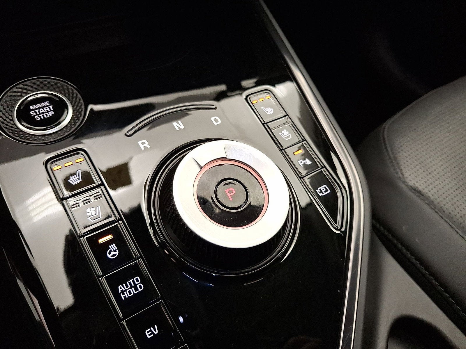 2023 Kia Niro Plug-In Hybrid SX Touring