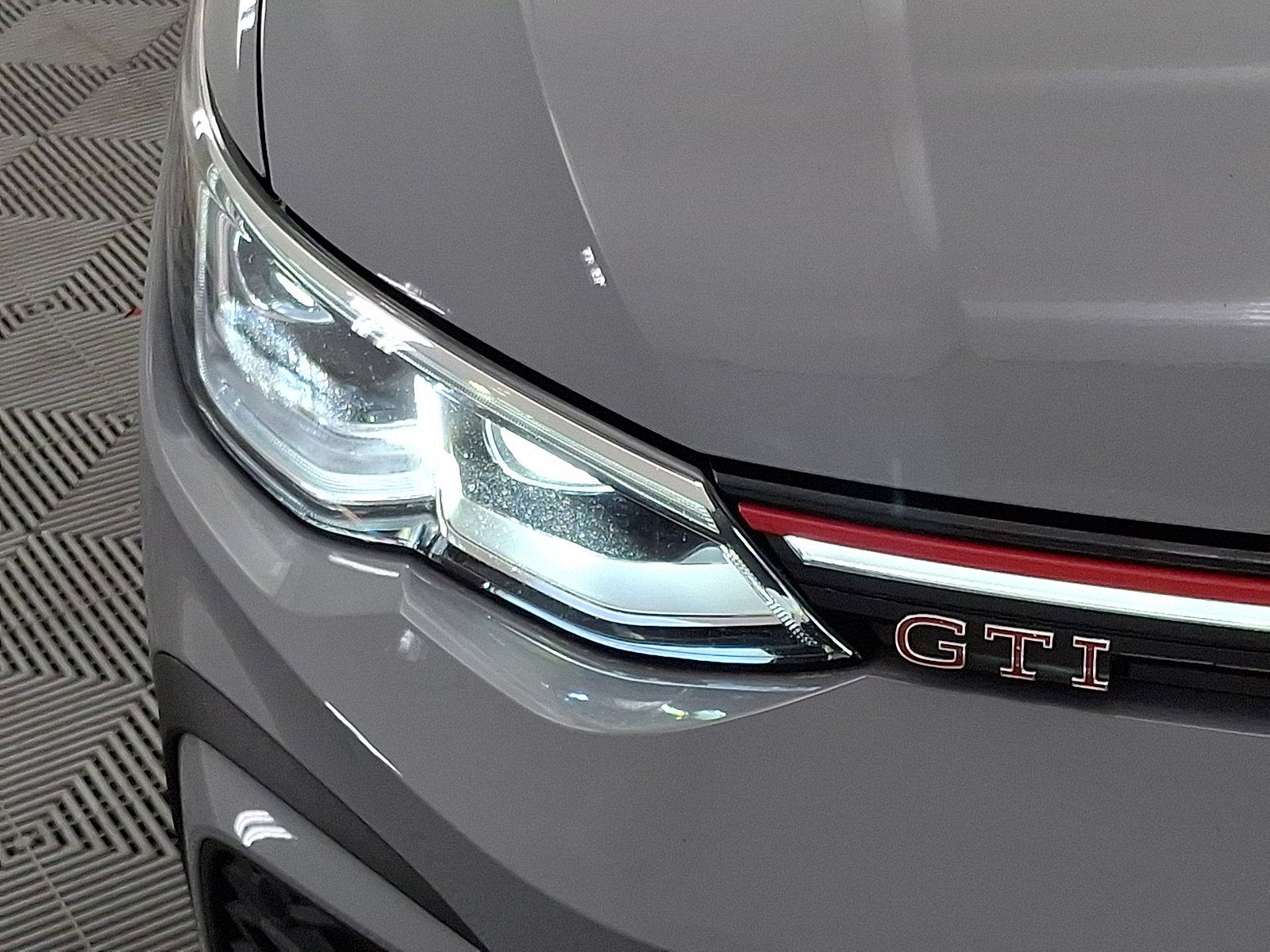 2024 Volkswagen Golf GTI SE