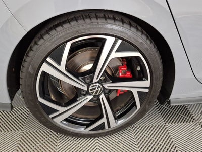 2024 Volkswagen Golf GTI SE