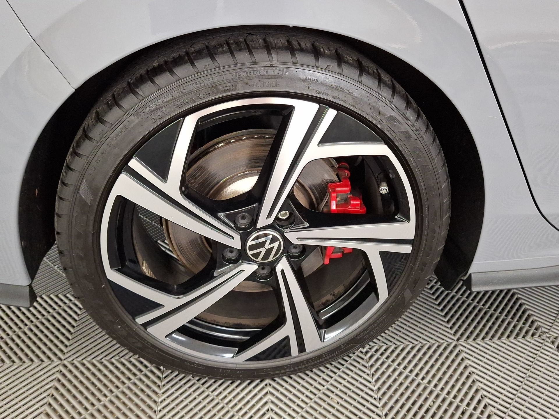 2024 Volkswagen Golf GTI SE