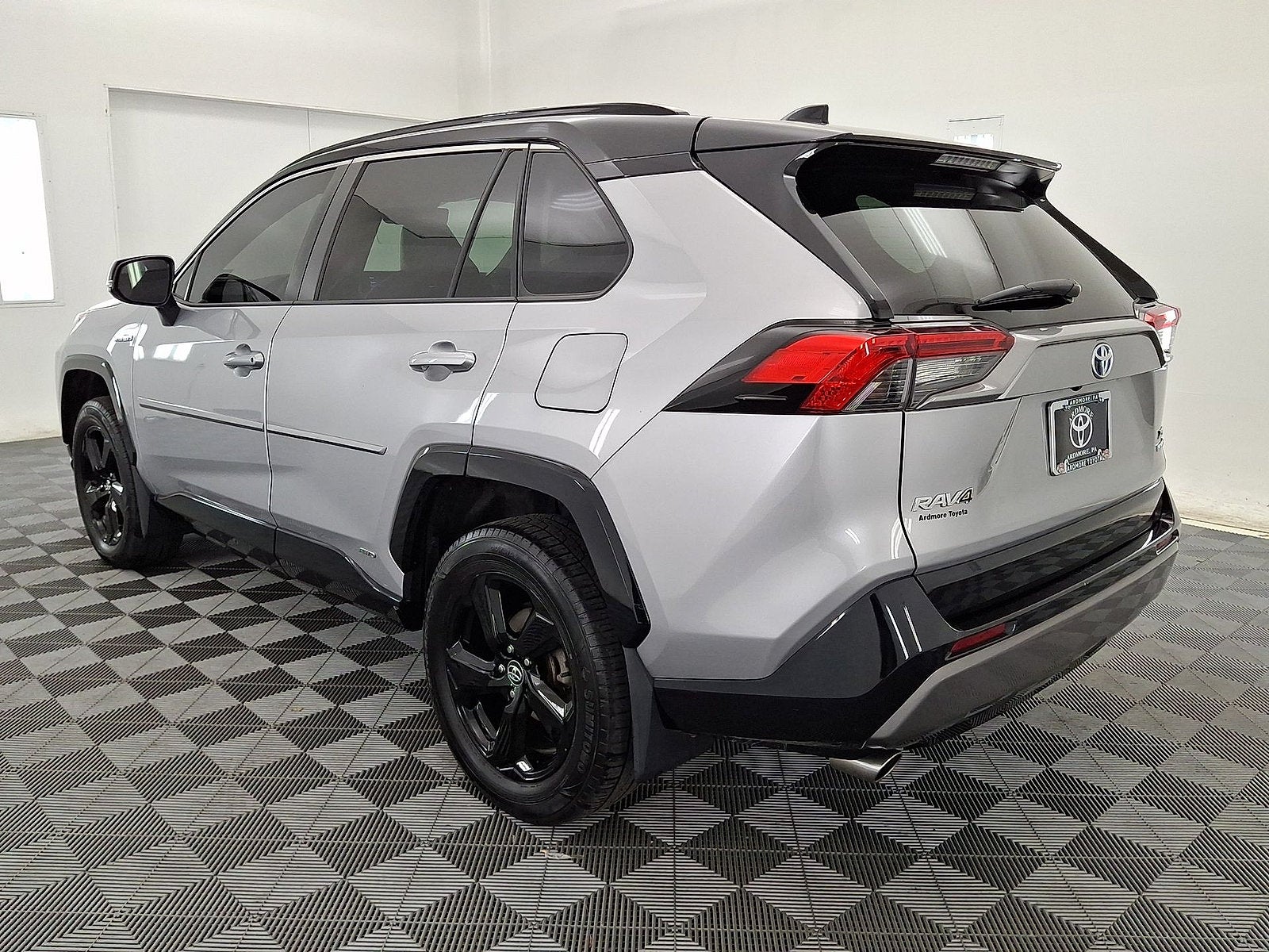 2020 Toyota RAV4 Hybrid XSE