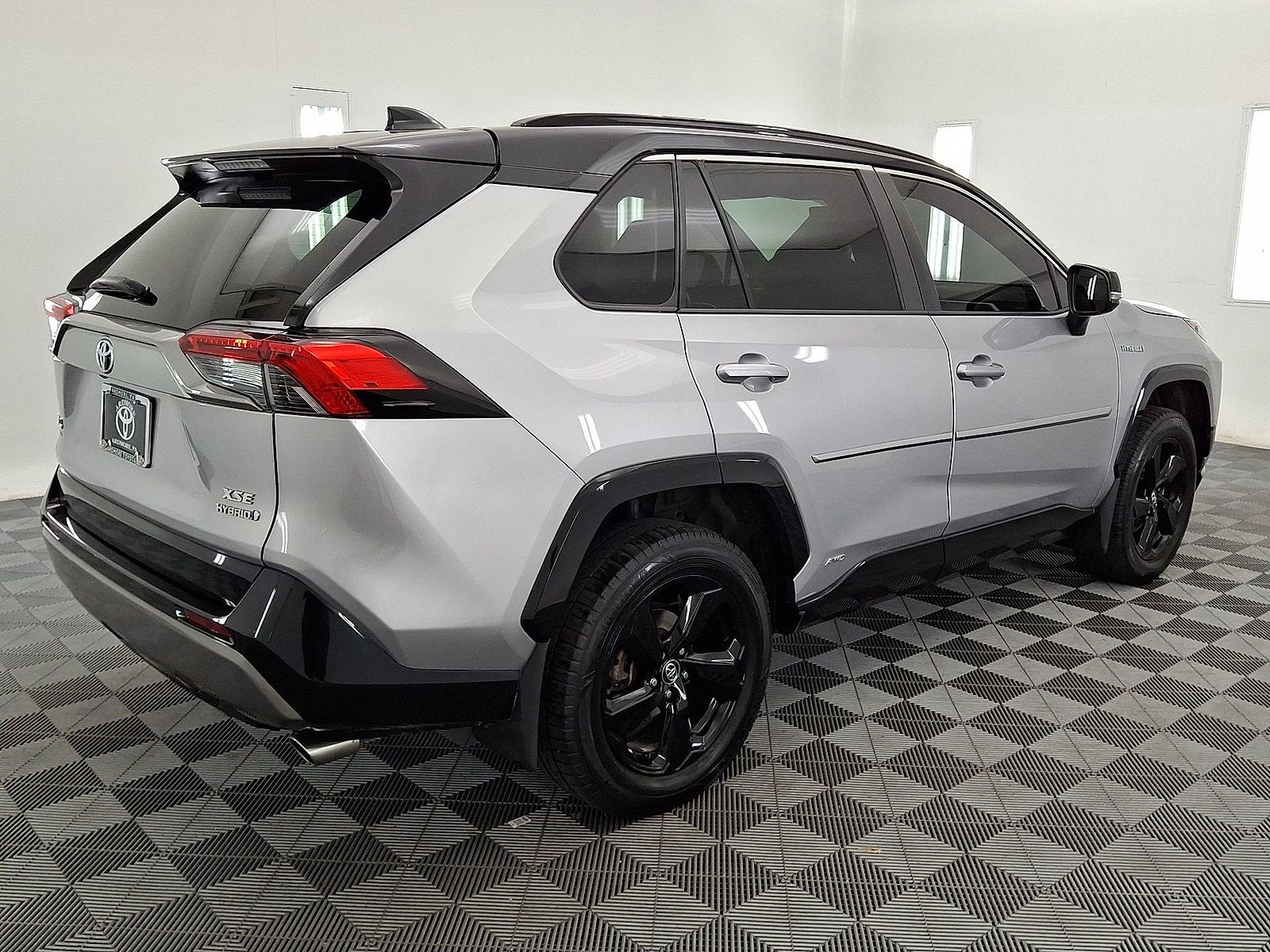 2020 Toyota RAV4 Hybrid XSE