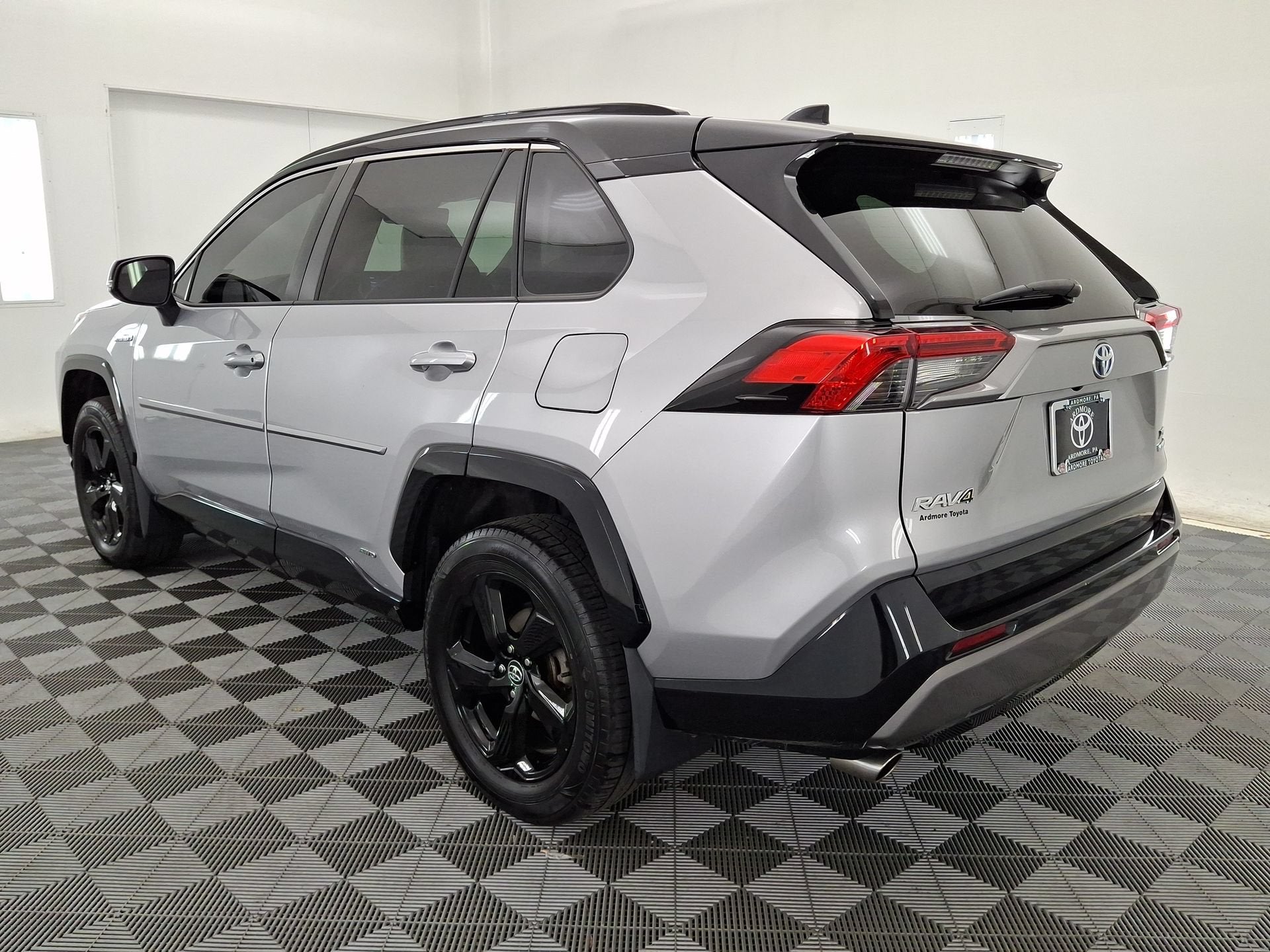 2020 Toyota RAV4 Hybrid XSE