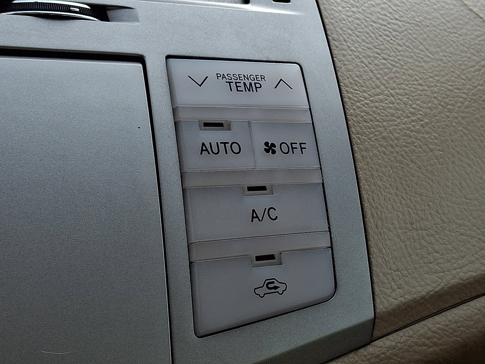 2009 Toyota Avalon XLS