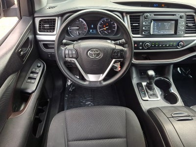 2016 Toyota Highlander LE