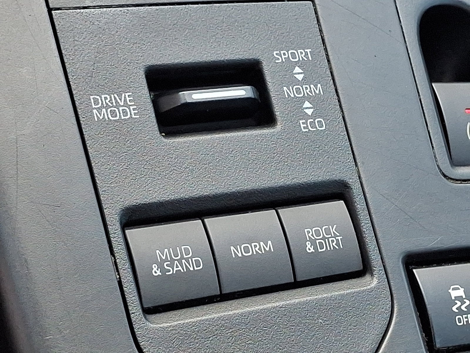 2022 Toyota Highlander L