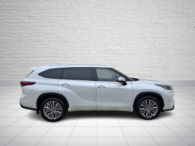 2023 Toyota Highlander Platinum