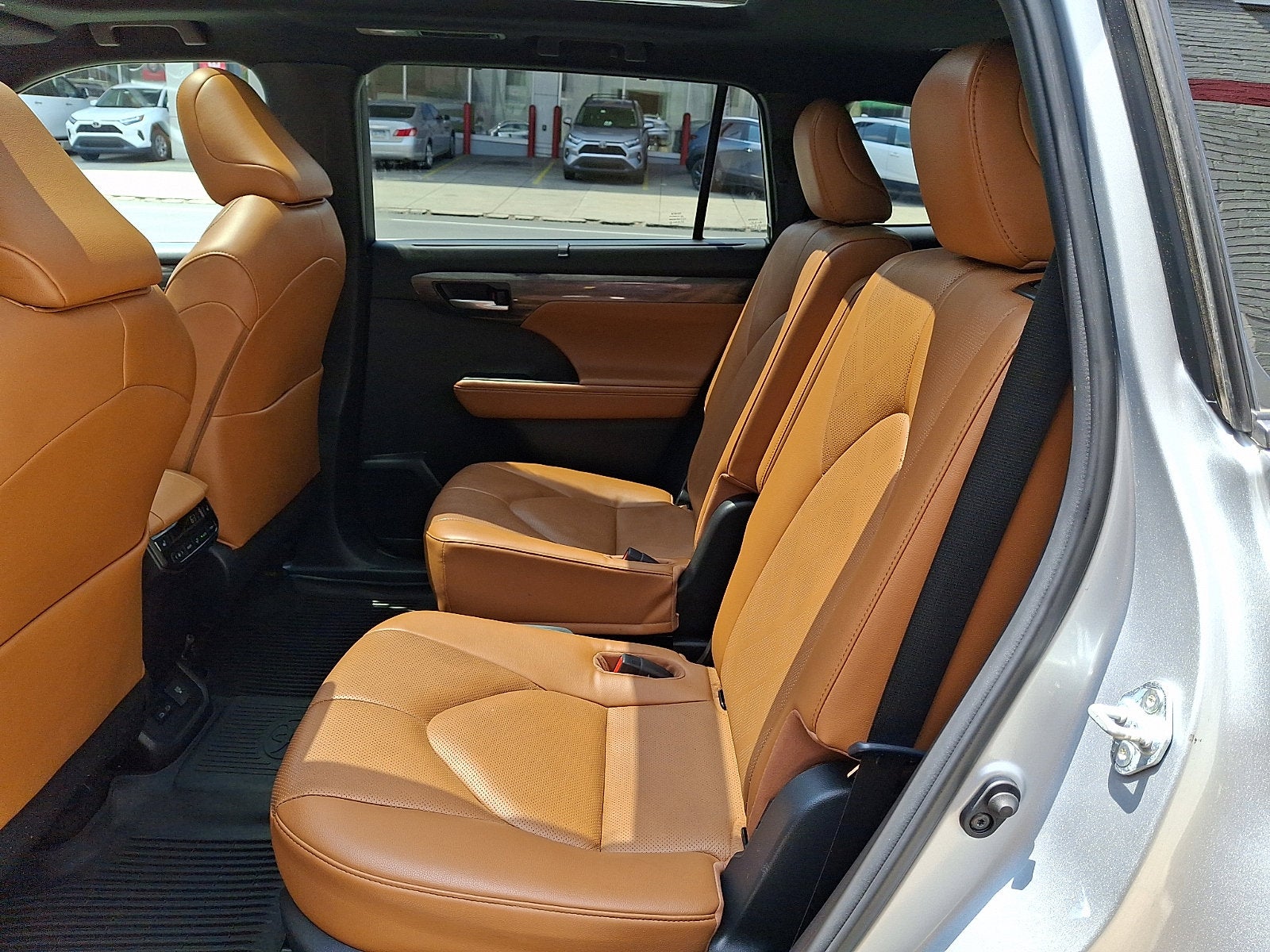 2023 Toyota Highlander Platinum
