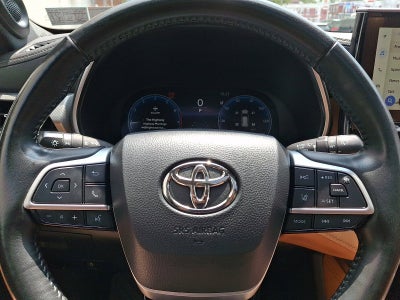 2023 Toyota Highlander Platinum