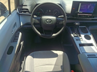 2025 Toyota Sienna LE