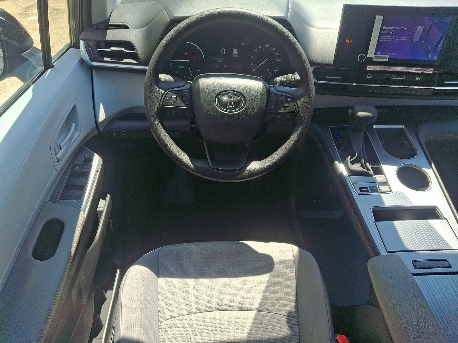 2025 Toyota Sienna LE