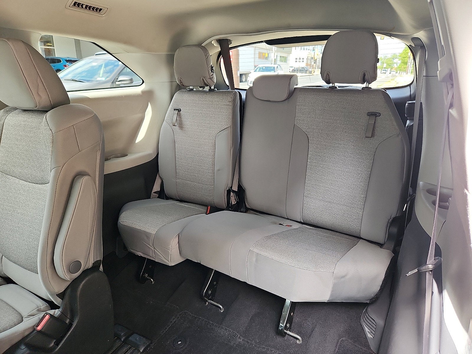 2024 Toyota Sienna LE