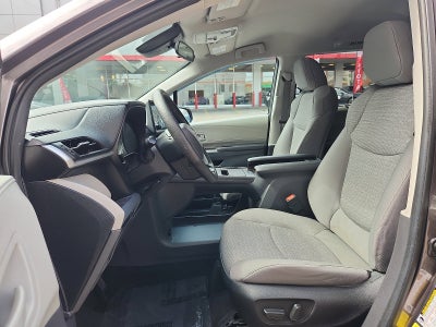 2024 Toyota Sienna LE