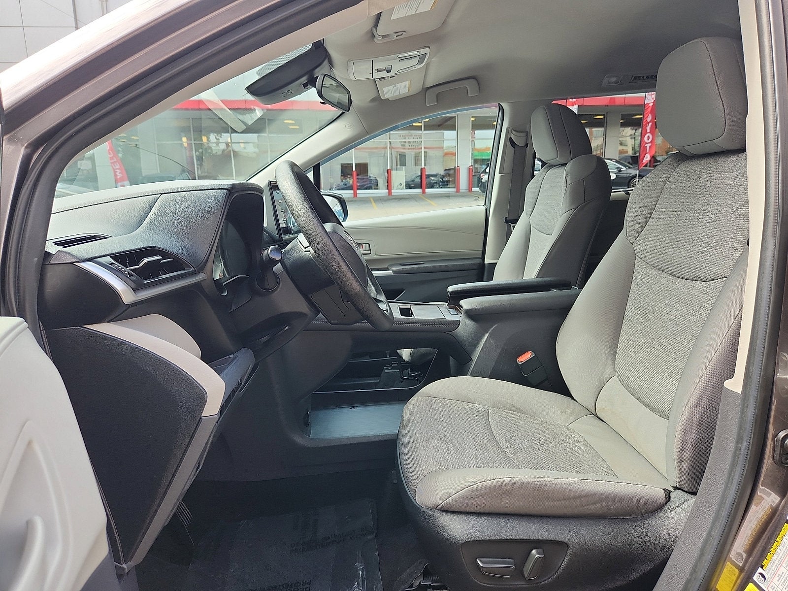 2024 Toyota Sienna LE