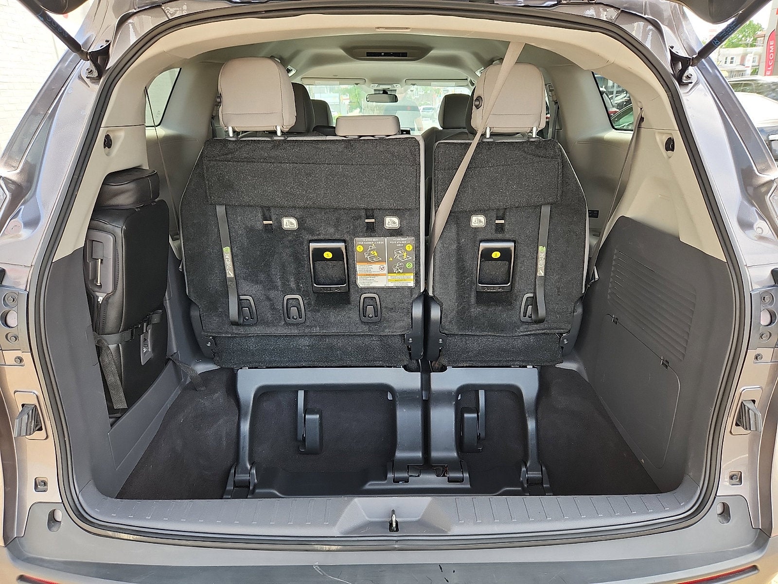 2024 Toyota Sienna LE