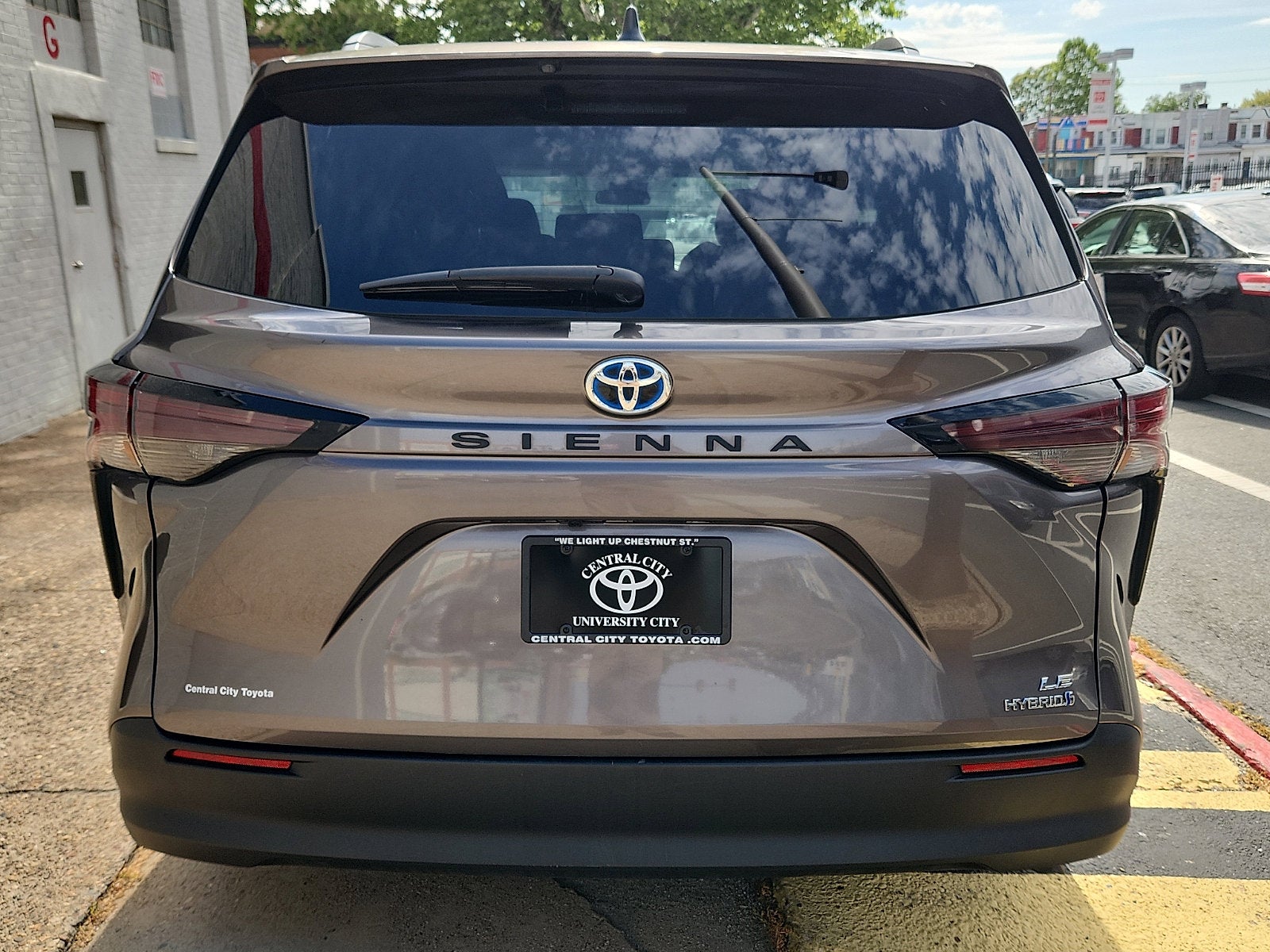 2024 Toyota Sienna LE