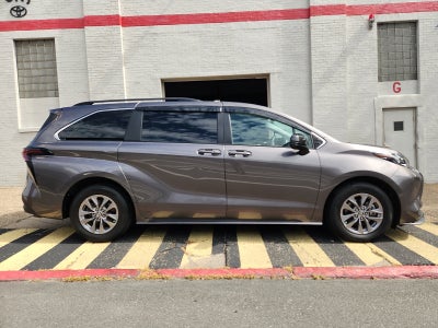 2024 Toyota Sienna LE