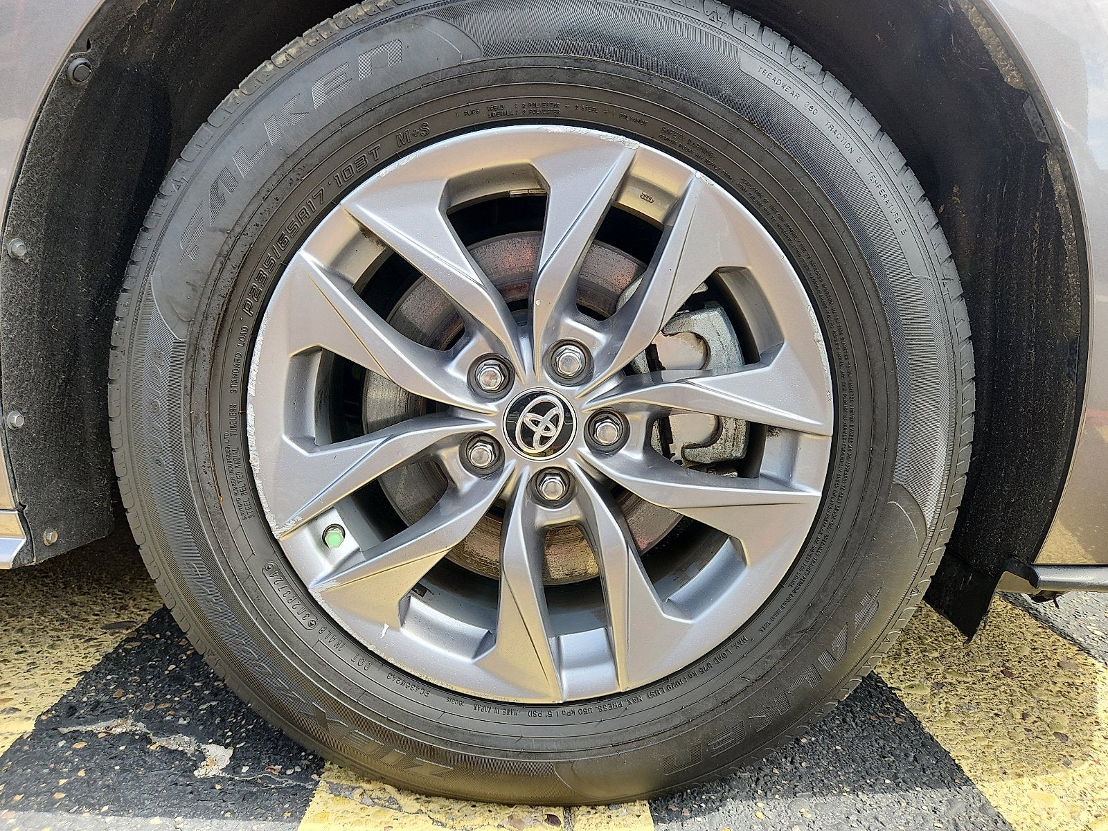 2024 Toyota Sienna LE