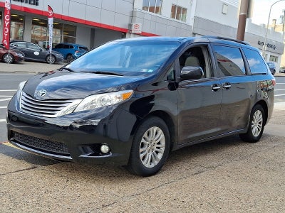 2016 Toyota Sienna XLE