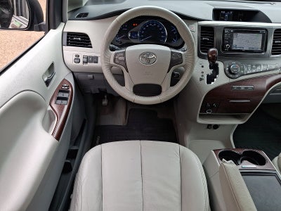 2013 Toyota Sienna XLE
