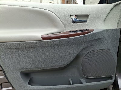 2013 Toyota Sienna XLE