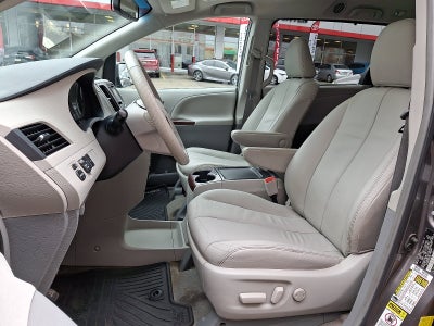2013 Toyota Sienna XLE