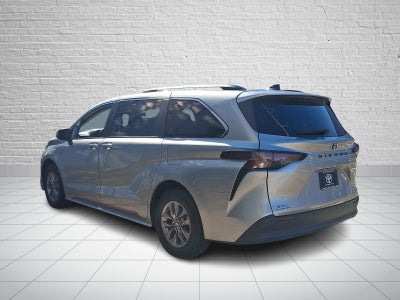 2025 Toyota Sienna XLE