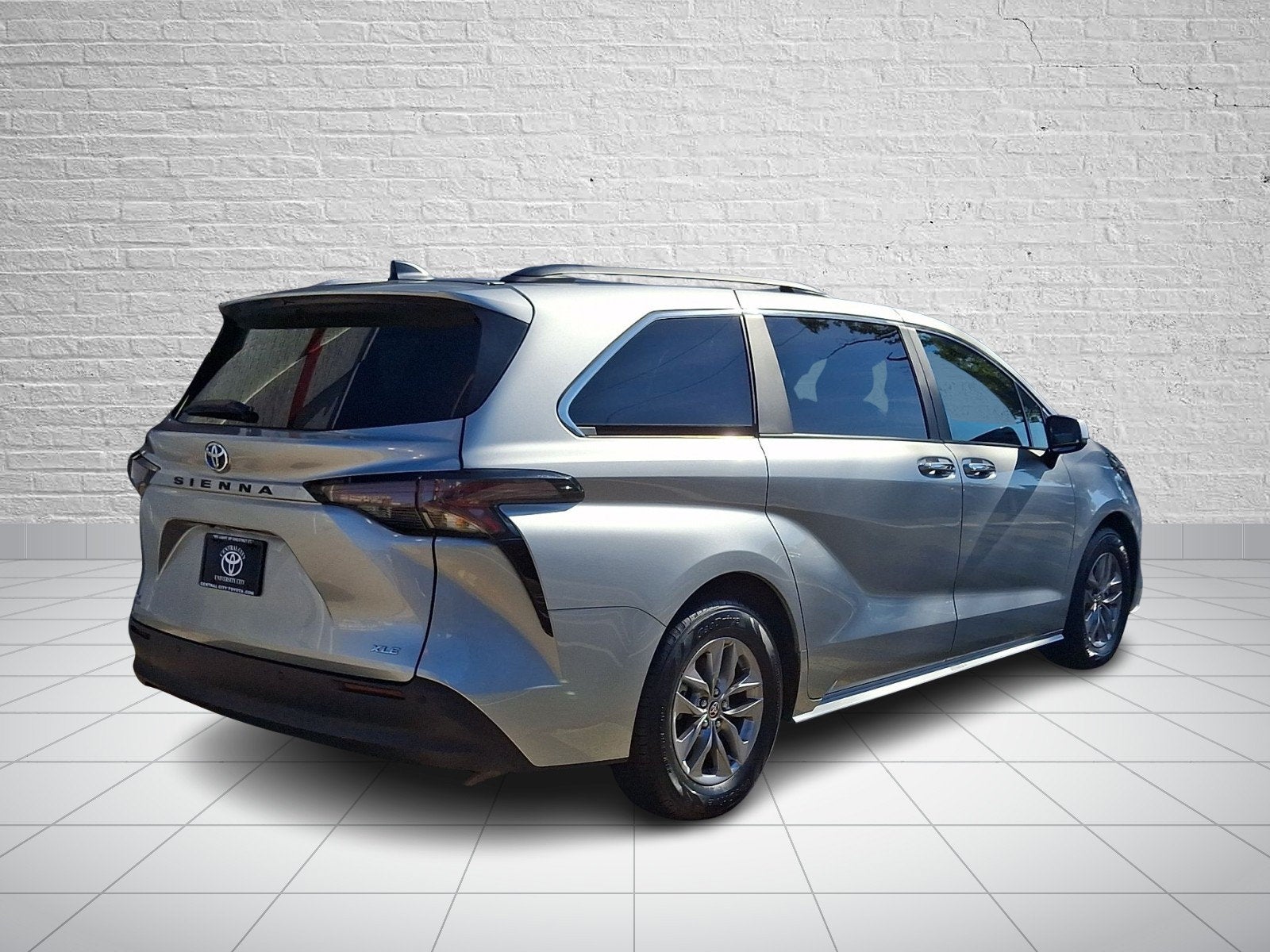 2025 Toyota Sienna XLE