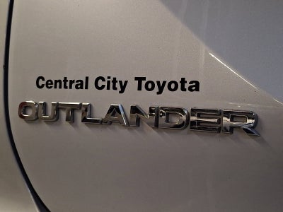2024 Mitsubishi Outlander SE