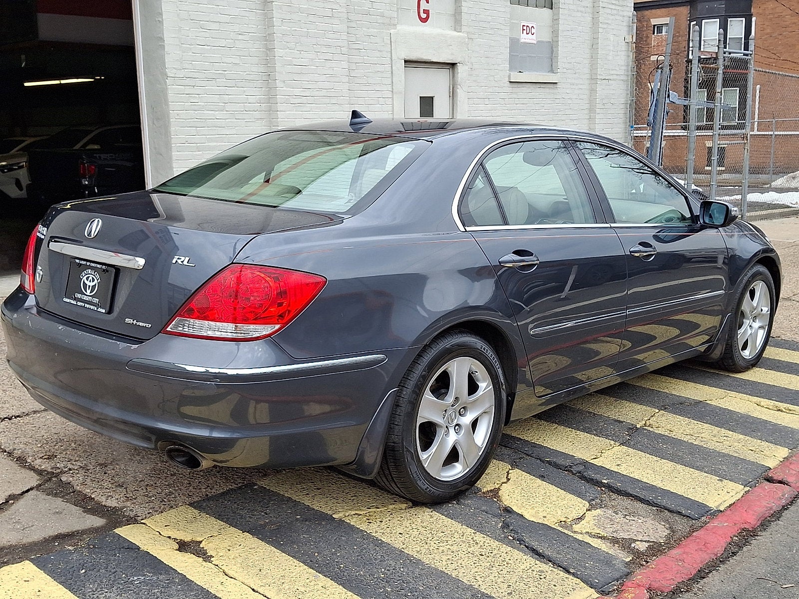 2005 Acura RL Base