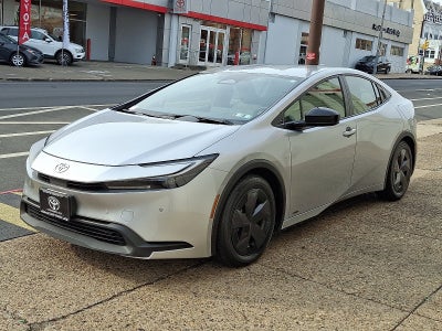 2025 Toyota Prius LE
