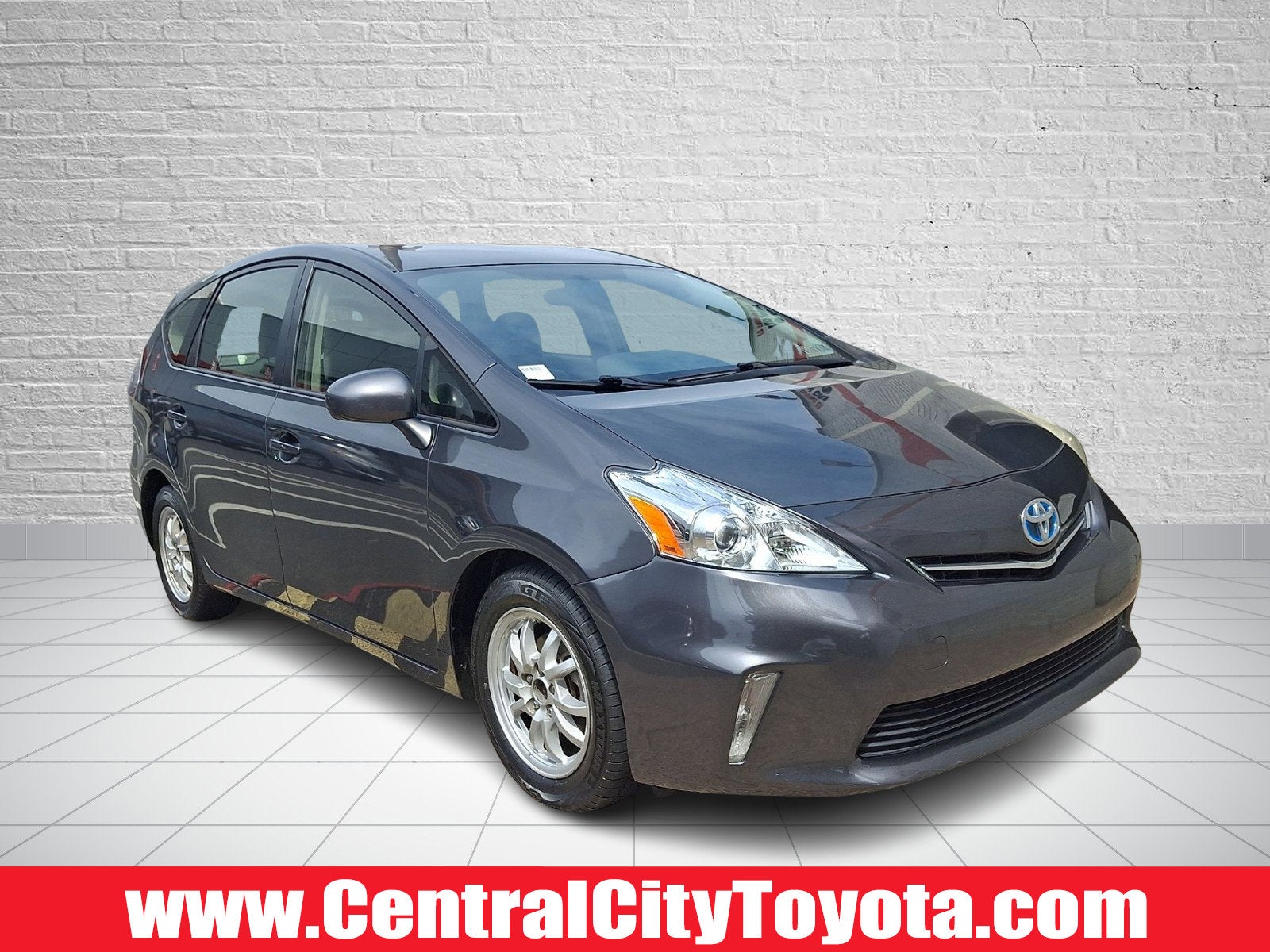 2013 Toyota Prius v Two