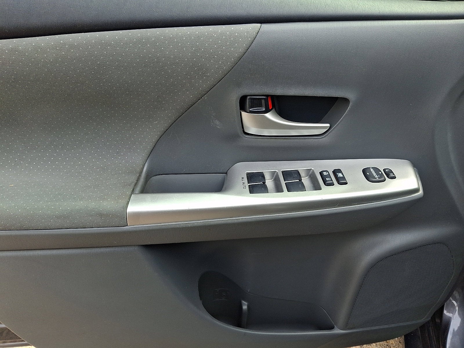 2013 Toyota Prius v Two