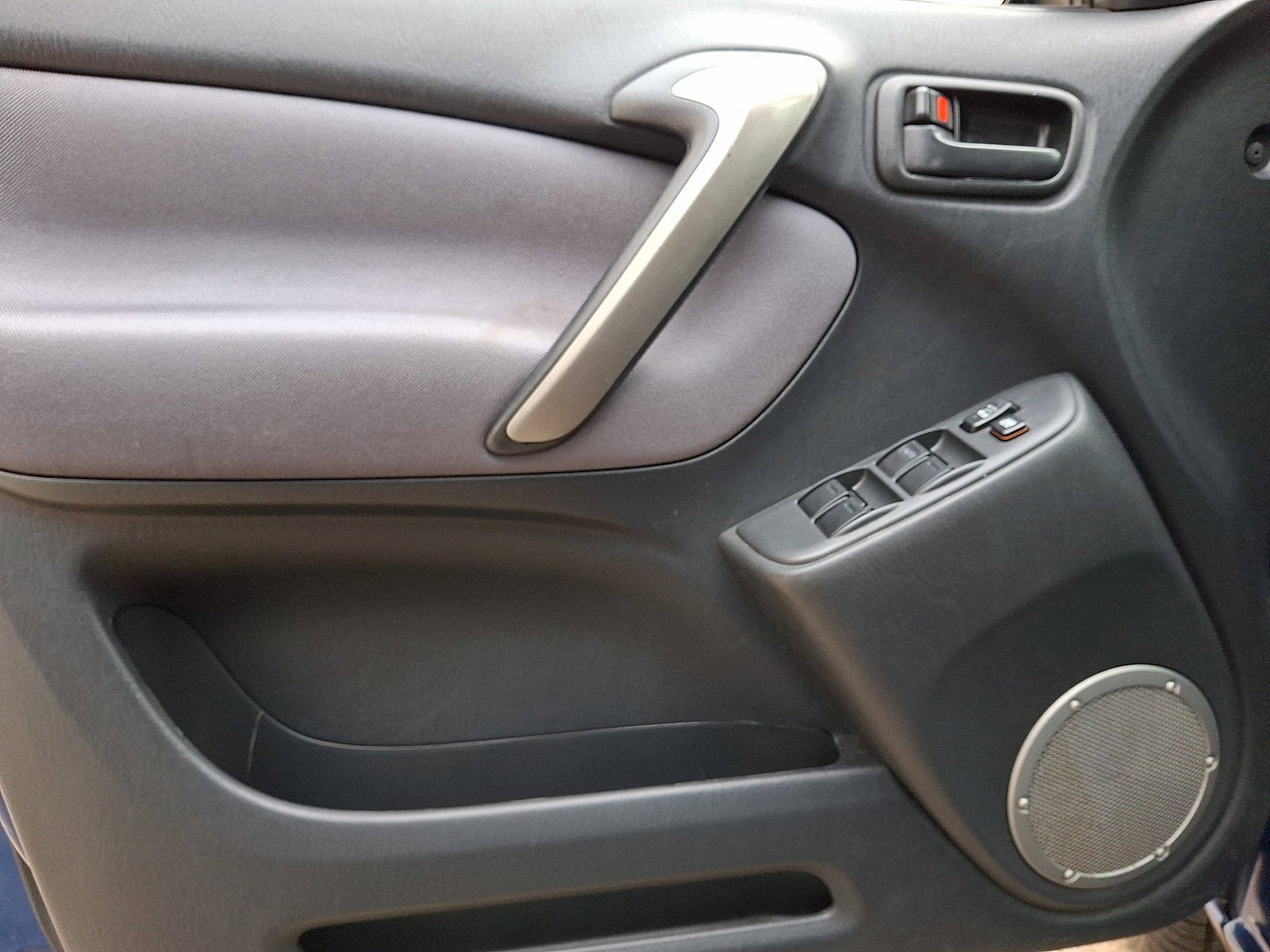 2005 Toyota RAV4 Base