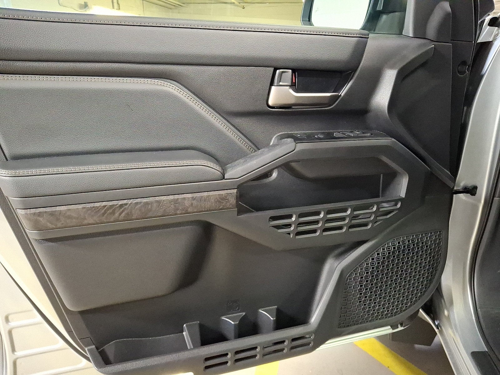 2026 Toyota Tacoma Limited - Photo 8